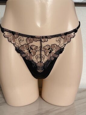 Delicate Floral Lace Thong - Brown and Pink